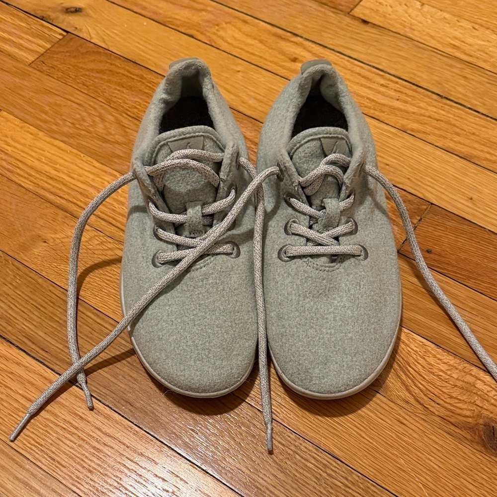 EUC Allbirds Original Wool Runner Kotare Mint Green